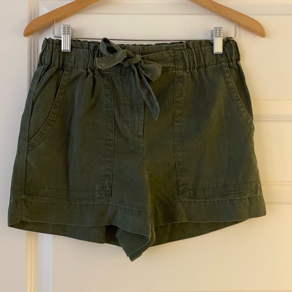 LOFT olive color shorts, good condition.